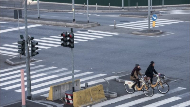 Emergenza smog: domenica stop totale delle auto a Milano