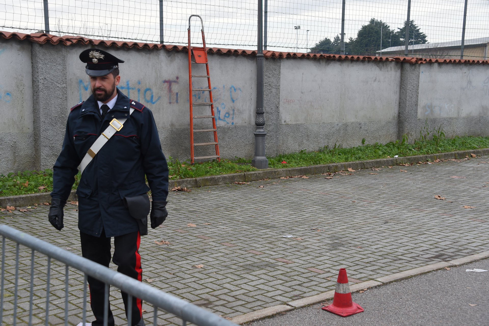 bomba carta artificeri-1816Artificeri dei Carabinieri fanno brillare bomba carta 03 01 2020