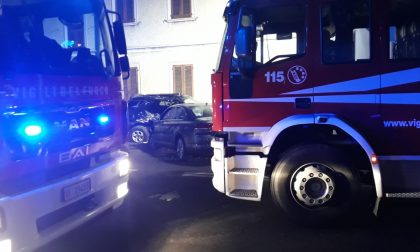 Terribile schianto a Castano: un uomo intrappolato in auto FOTO