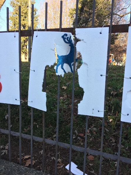 Distrutte le decorazioni natalizie del rione La Vela