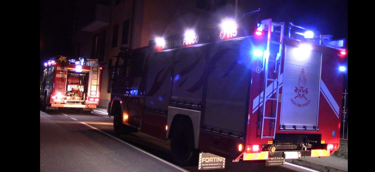Garage in fiamme