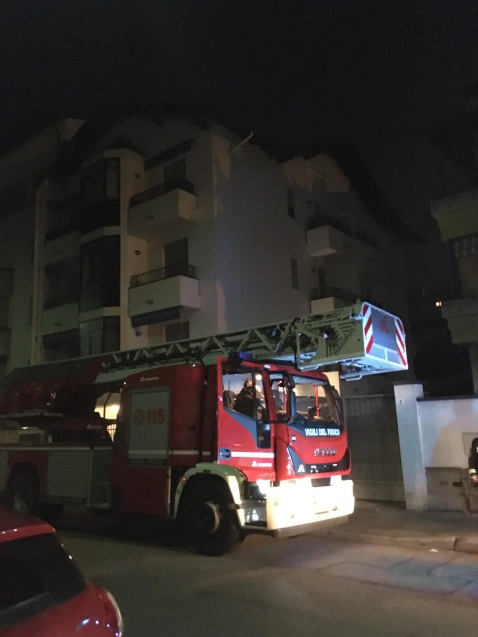 Palazzina evacuata per una fuga di gas