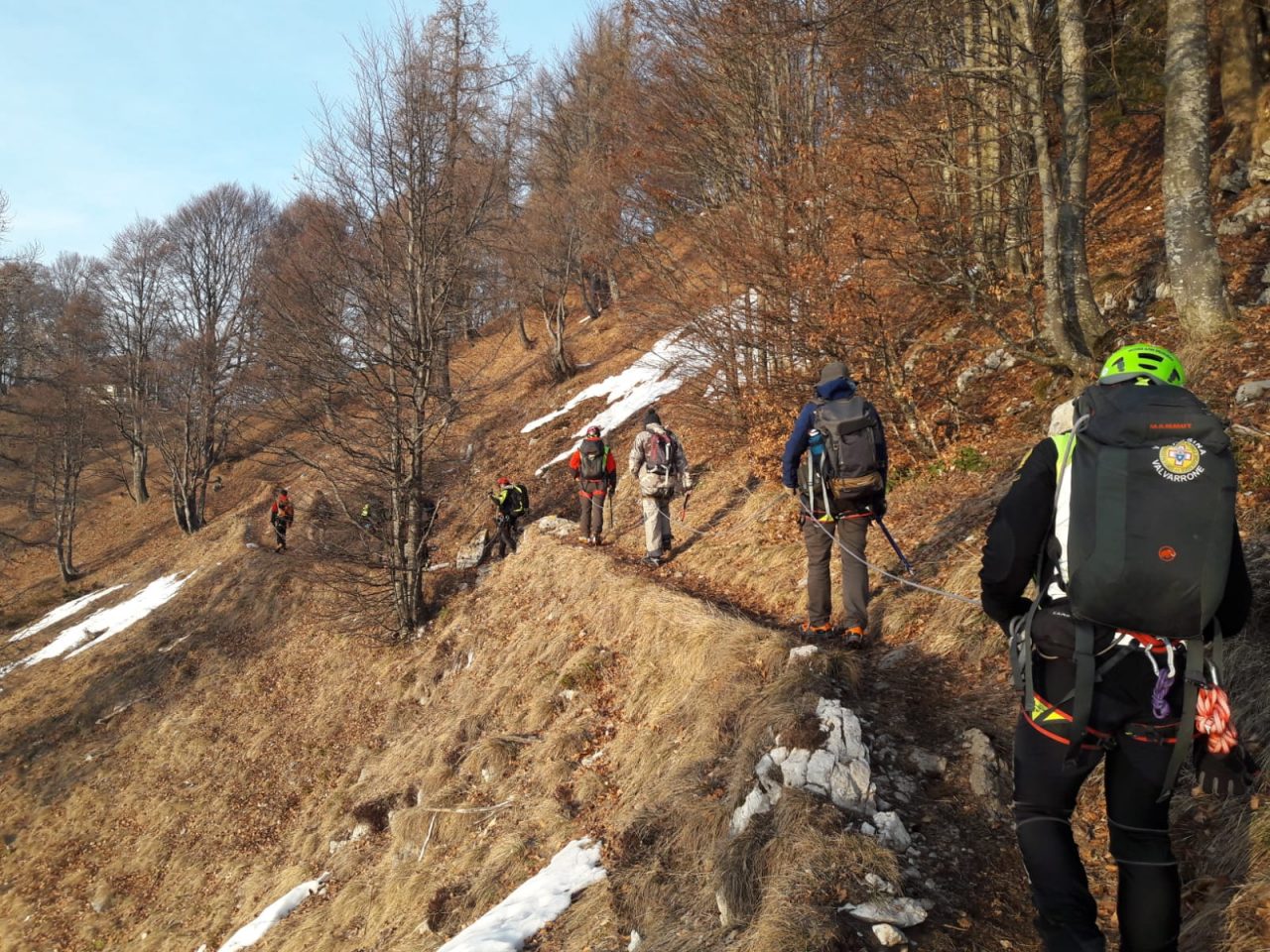 Soccorso alpino in azione per quattro escursionisti milanesi
