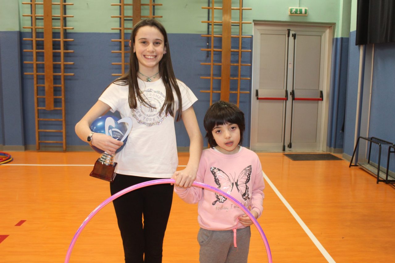 Il grande cuore di Bea: “Insegno ritmica a una bimba autistica”