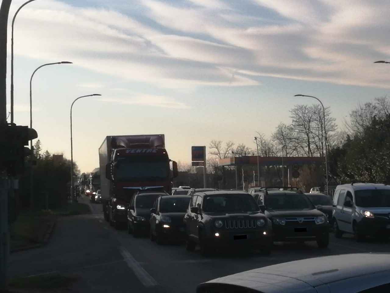 Tamponamento a catena sul Sempione: traffico in tilt FOTO