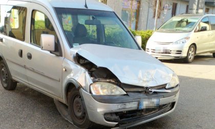 Scontro tra due auto, paura a Cerro Maggiore FOTO