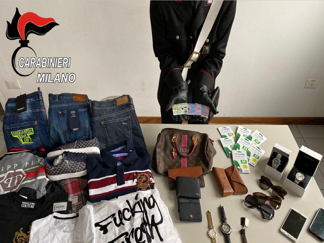 Documenti falsi e contanti in casa: arrestato