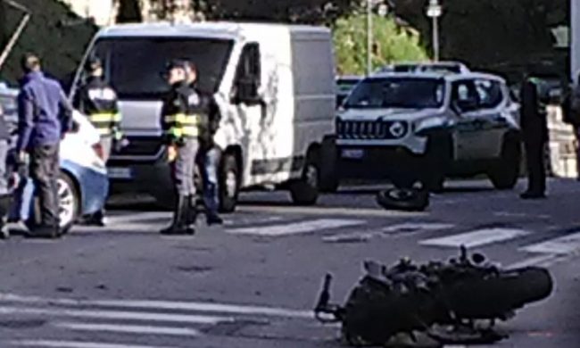 Non ce l’ha fatta il motociclista 23enne ricoverato in gravi condizioni