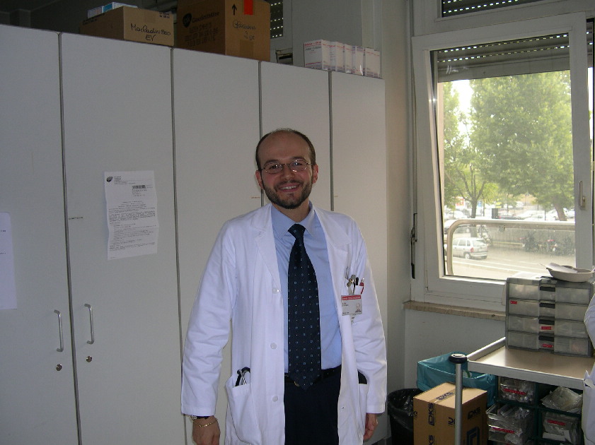 Don Fabio Stevenazzi torna a fare il medico contro il Coronavirus