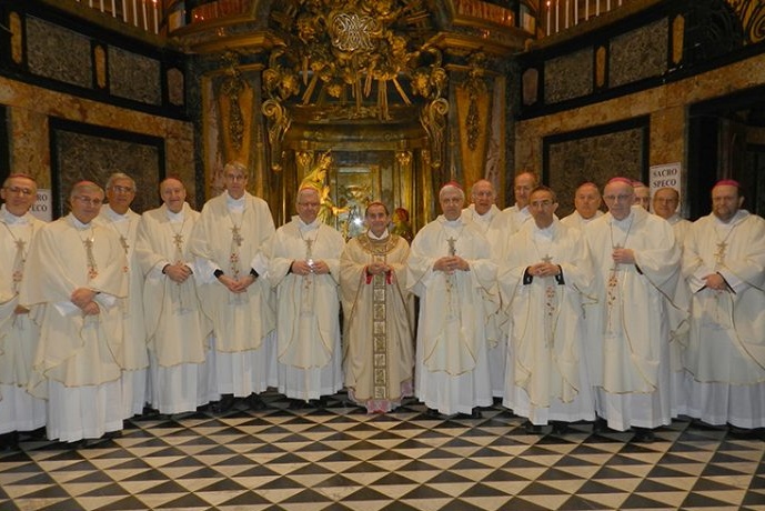 Messe ancora sospese, il messaggio dei vescovi