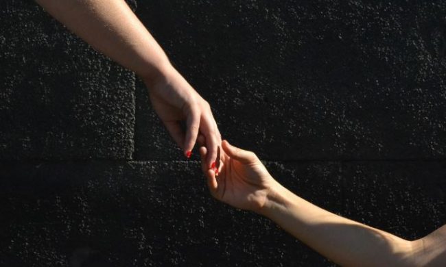 La minorenne scomparsa è in contatto con i genitori. “Si spera che oggi stesso rientri a casa”