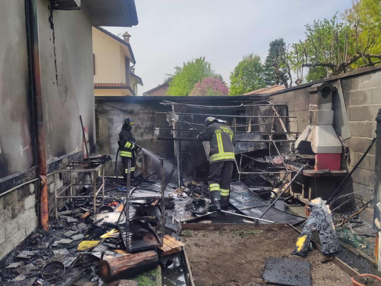 Incendio in casa a Lainate