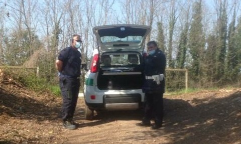 Passeggiano sull’alzaia: multa da 280 euro a ognuno