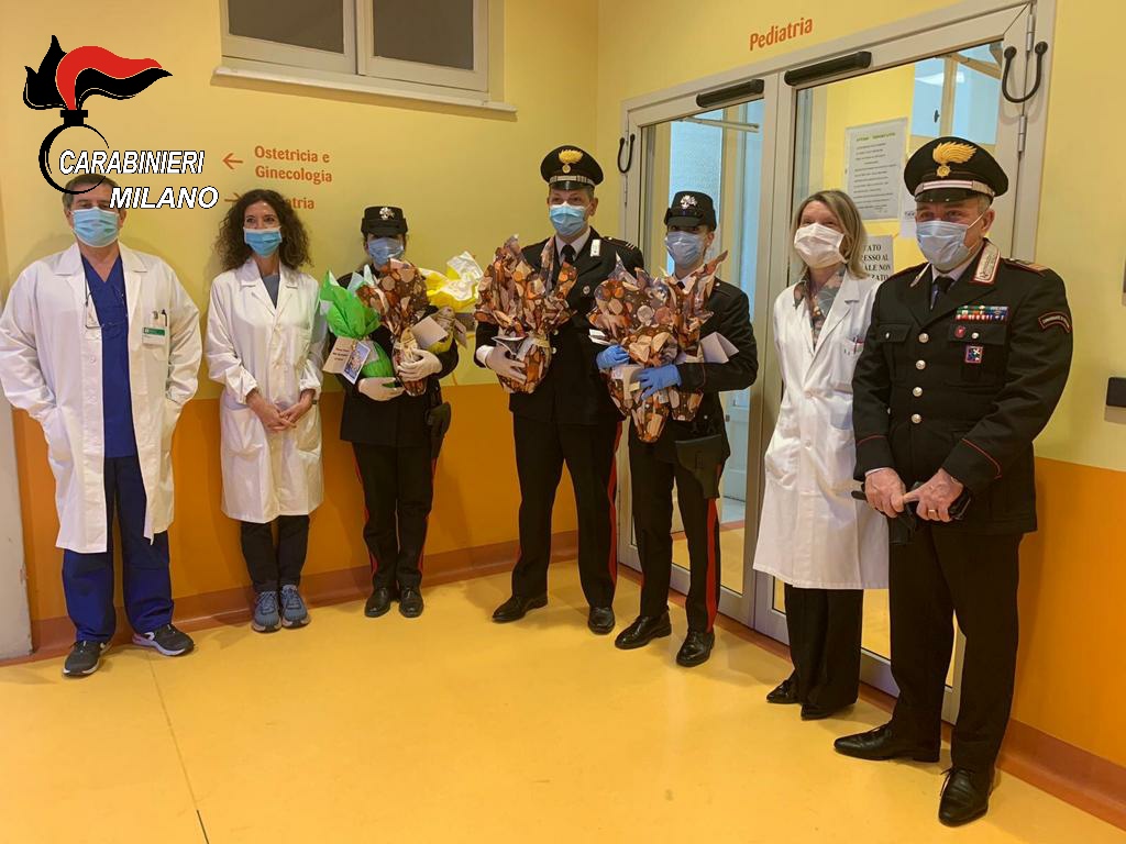 I Carabinieri donano uova di Pasqua ai bambini ricoverati FOTO