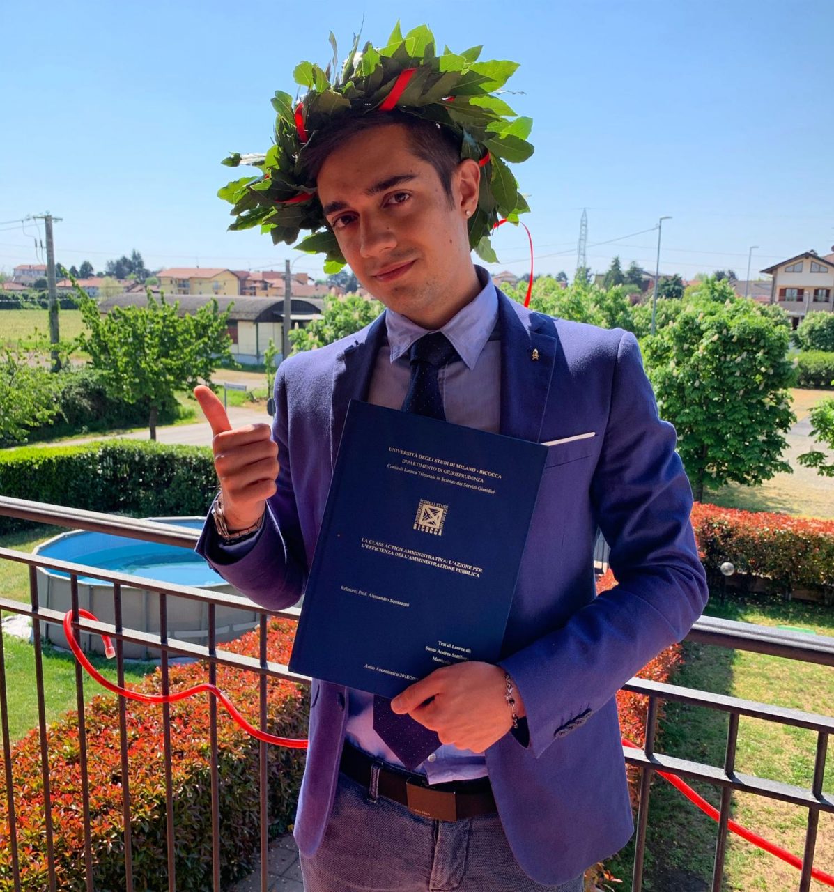 Il consigliere comunale si laurea a distanza