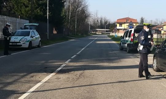 Coronavirus, controlli su chi è in giro e multe: “Chi sbaglia paga”