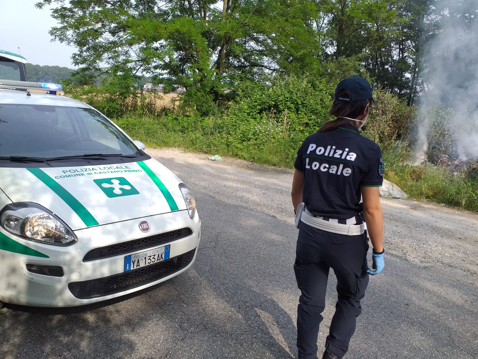 Castano, brucia microdiscarca