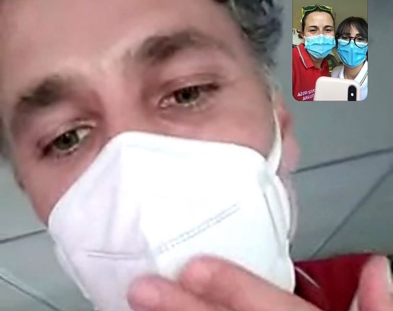 Raoul Bova telefona alle soccorritrici della Croce Rossa di Legnano e Parabiago