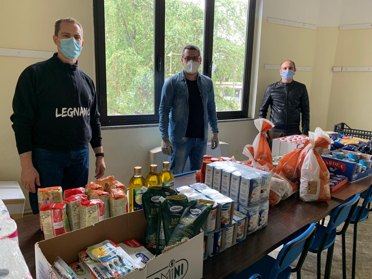 Mascherine, guanti e gel igienizzante per l’Avis