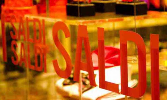 Saldi estivi in Lombardia al via dall’1 agosto, ma vendite promozionali anche a luglio