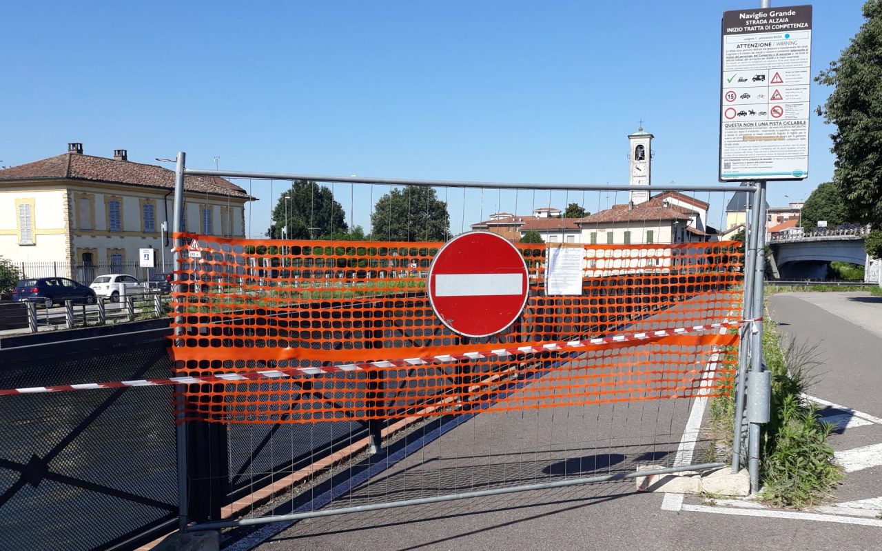 Chiuso il tratto ciclabile lungo l’alzaia del Naviglio Grande