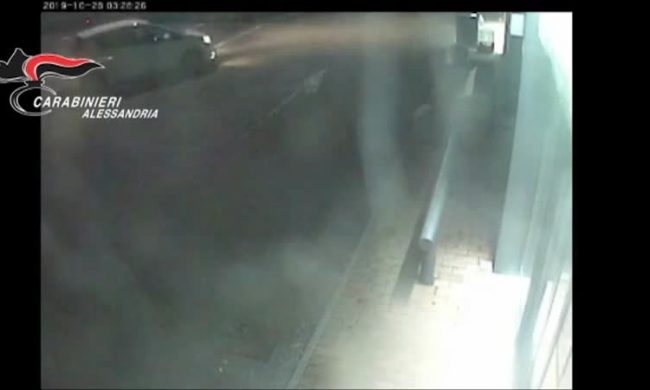 Facevano saltare con l’esplosivo le casse continue dei supermercati: arrestati VIDEO