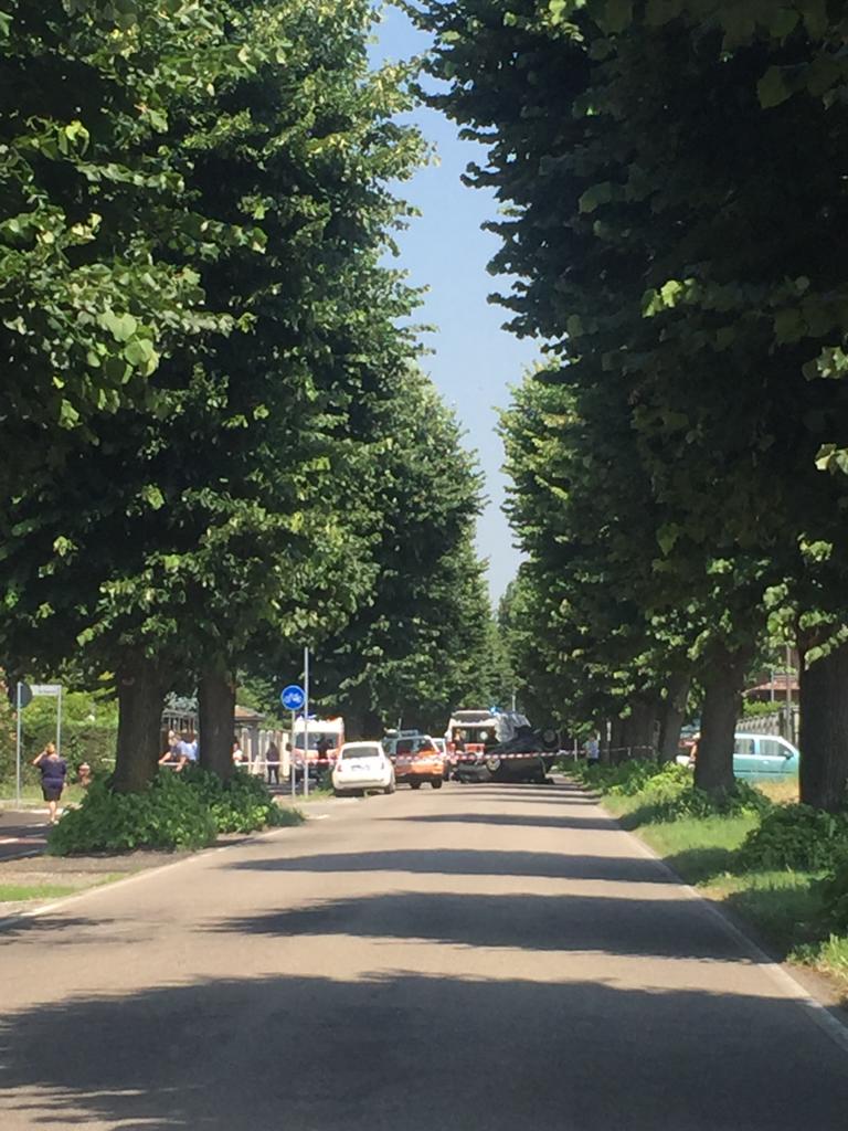Grave ribaltamento: coinvolte due persone