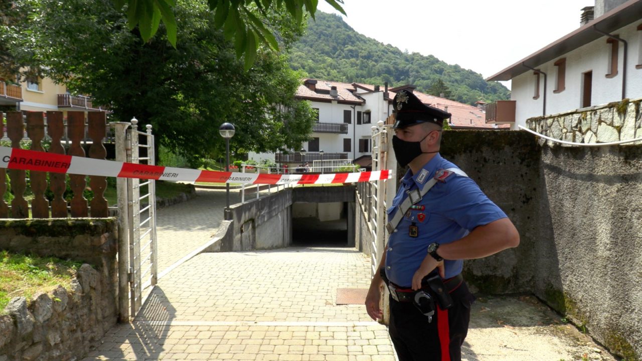 Orrore: padre uccide i due figli FOTO