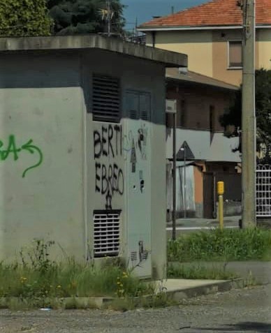 “Berti ebreo”, scritta su un muro all’Oltrestazione