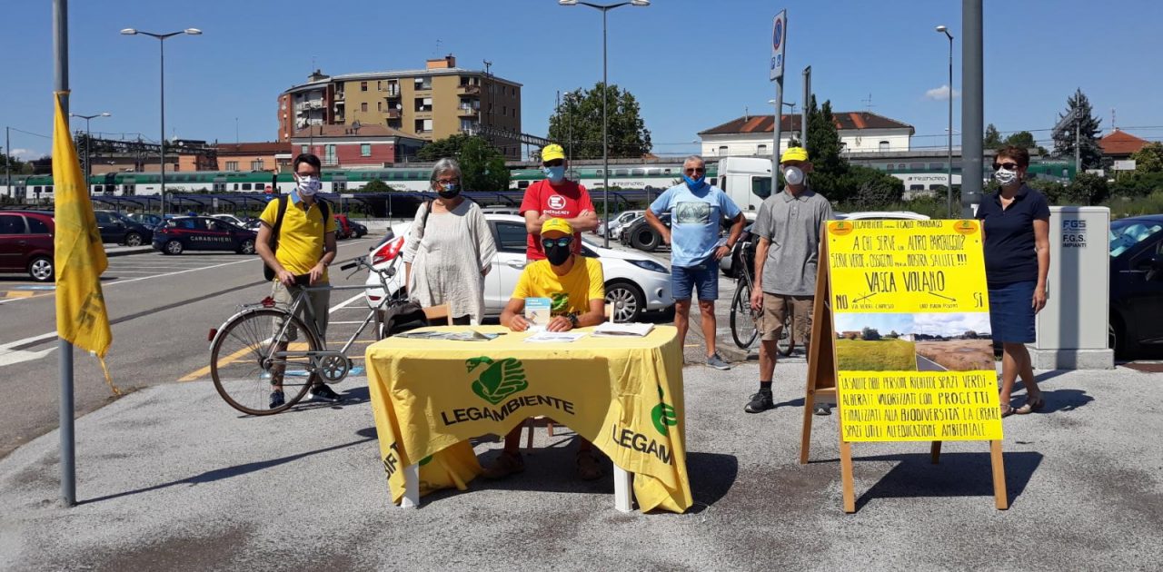 Vasca volano, “No al parcheggio sull’area verde”
