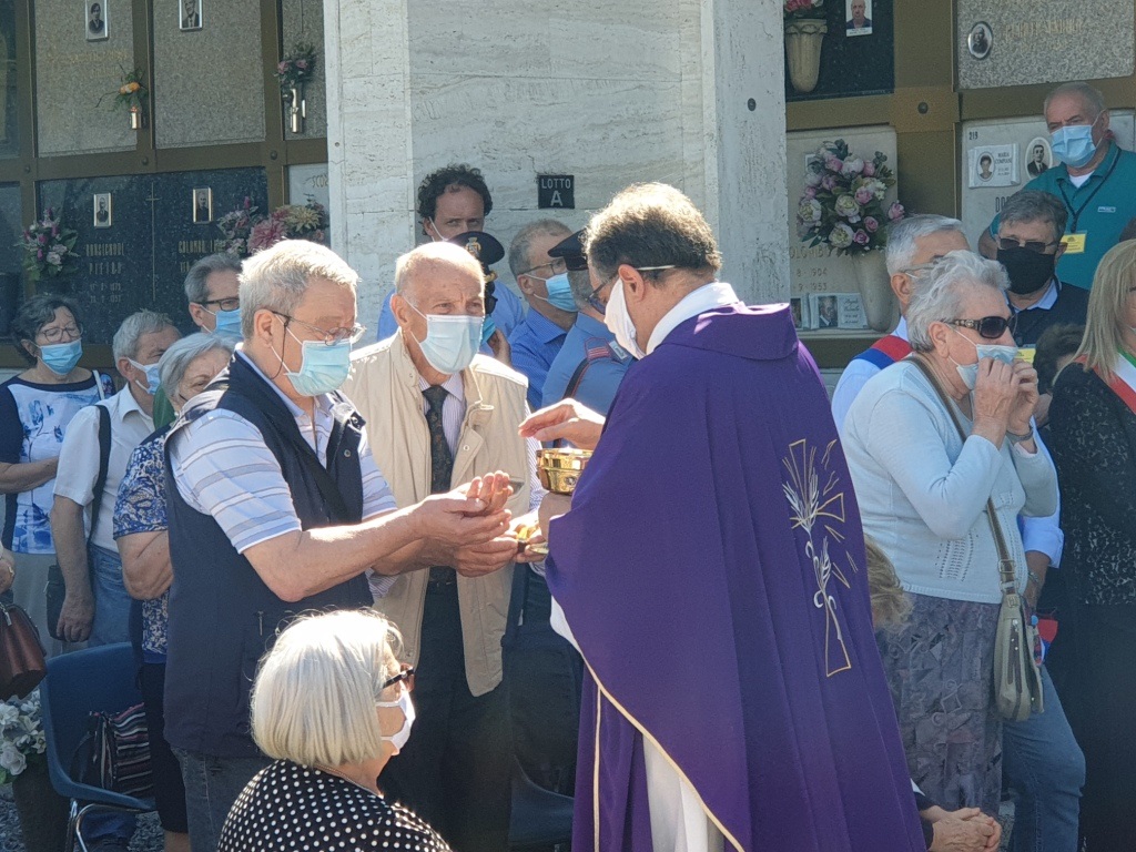 Messe al cimitero per tutti i deceduti durante l’emergenza Covid