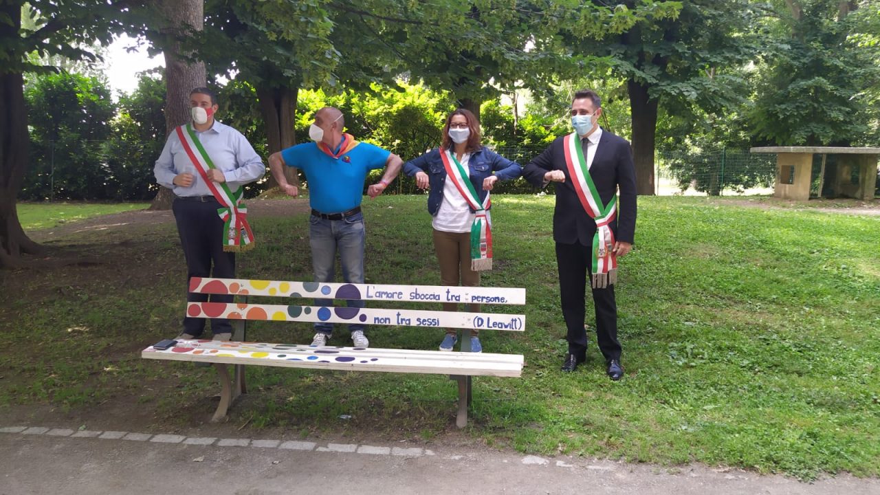 A Corbetta mini Pride simbolico in difesa dei diritti VIDEO