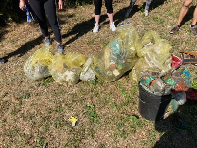 Vanzaghello, plogging di corsa a raccogliere rifiuti