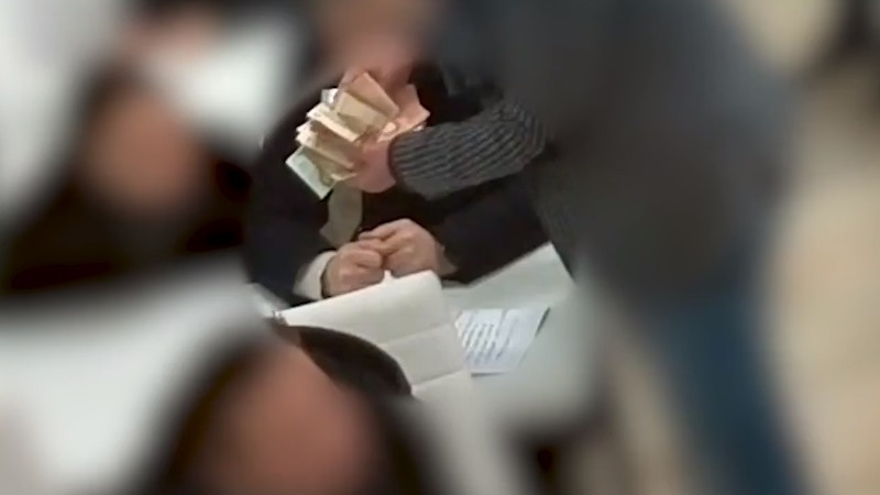 Obbligata a sposare uno straniero per fargli avere il permesso di soggiorno: sgominata banda che favoriva l’immigrazione clandestina  VIDEO