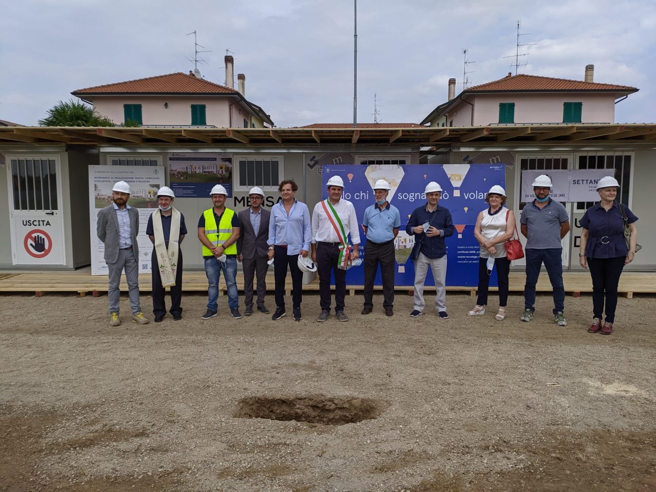 Posa della prima pietra della nuova scuola primaria