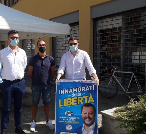 La Lega torna in piazza con un gazebo