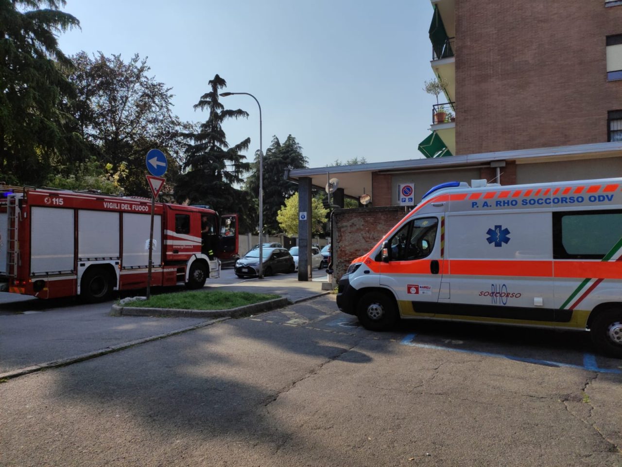 Anziana cade in casa: pompieri e ambulanza sul posto