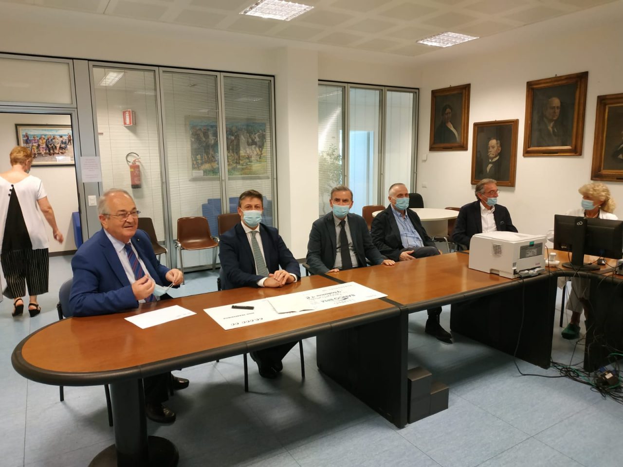 http://www.savignanoscuole.it/attachments/article/682/La.struttura.di.un.quotidiano.pdf