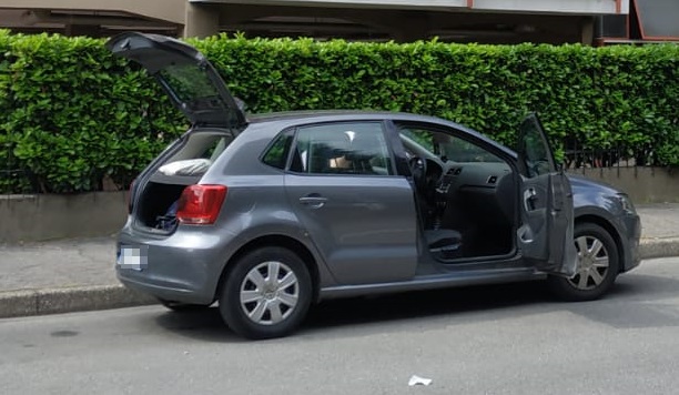 Bimbo rimane chiuso in auto, salvato dai Vigili del Fuoco