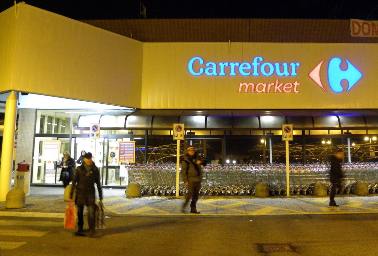 Carrefour, sabato ultimo giorno per il “primo” super della città