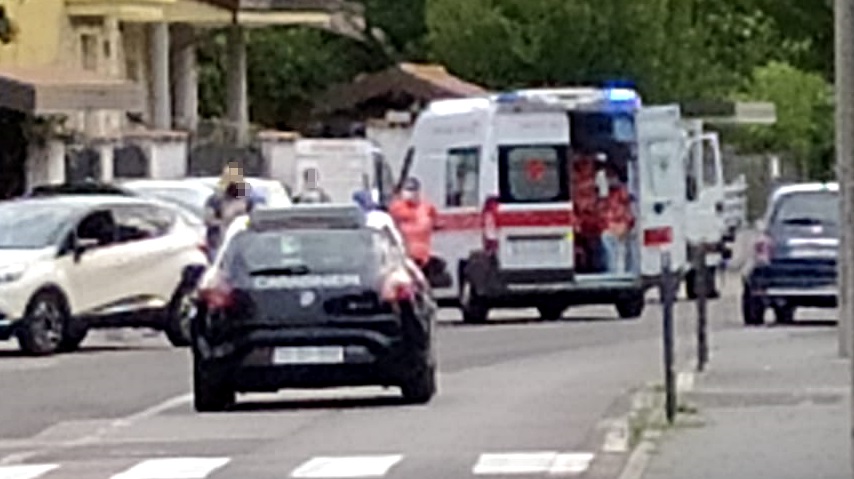 Anziano in bici investito da un’auto in via 24 Maggio