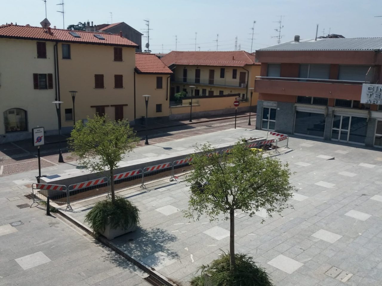 Una isola verde al posto della fontana