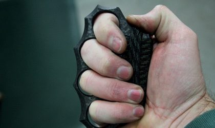 Fermati con coltello e tirapugni, denunciati due minorenni