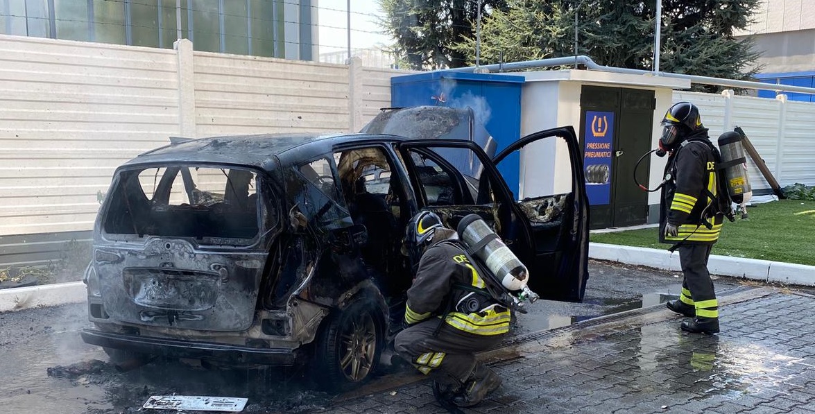 Auto a fuoco al distributore