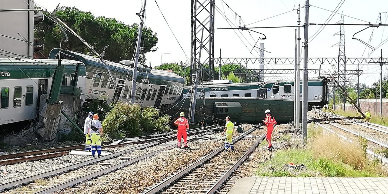 Deraglia un treno sulla linea Lecco – Milano FOTO E VIDEO
