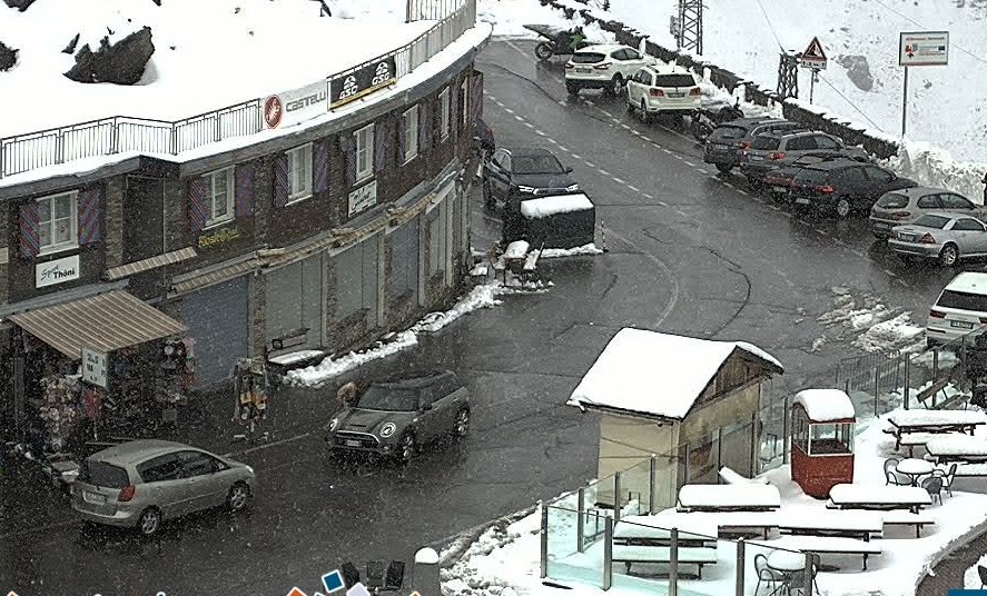 Nevicata d’agosto al Passo dello Stelvio  FOTO
