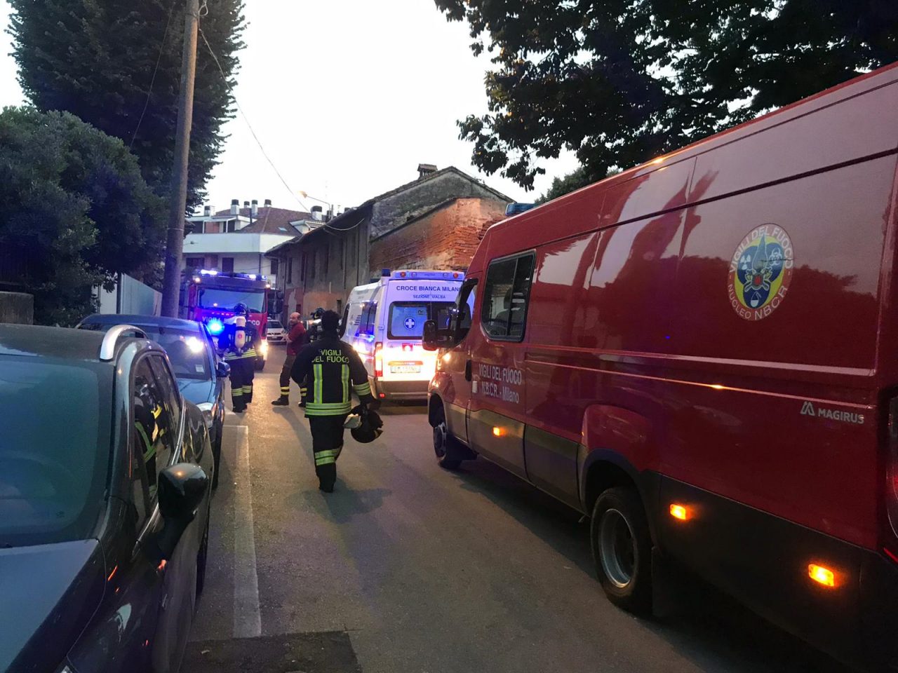 Esplosione in casa, donna ferita