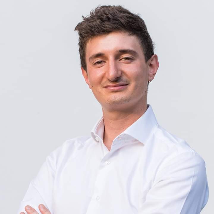 Candidato sindaco si mette in isolamento