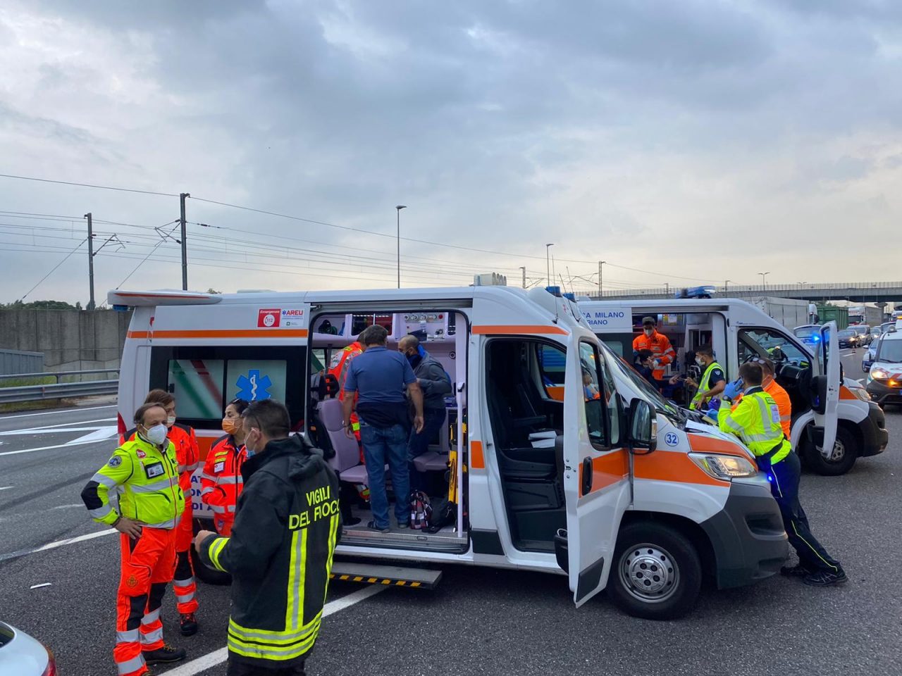 Grave incidente in autostrada: coinvolto un mezzo pesante