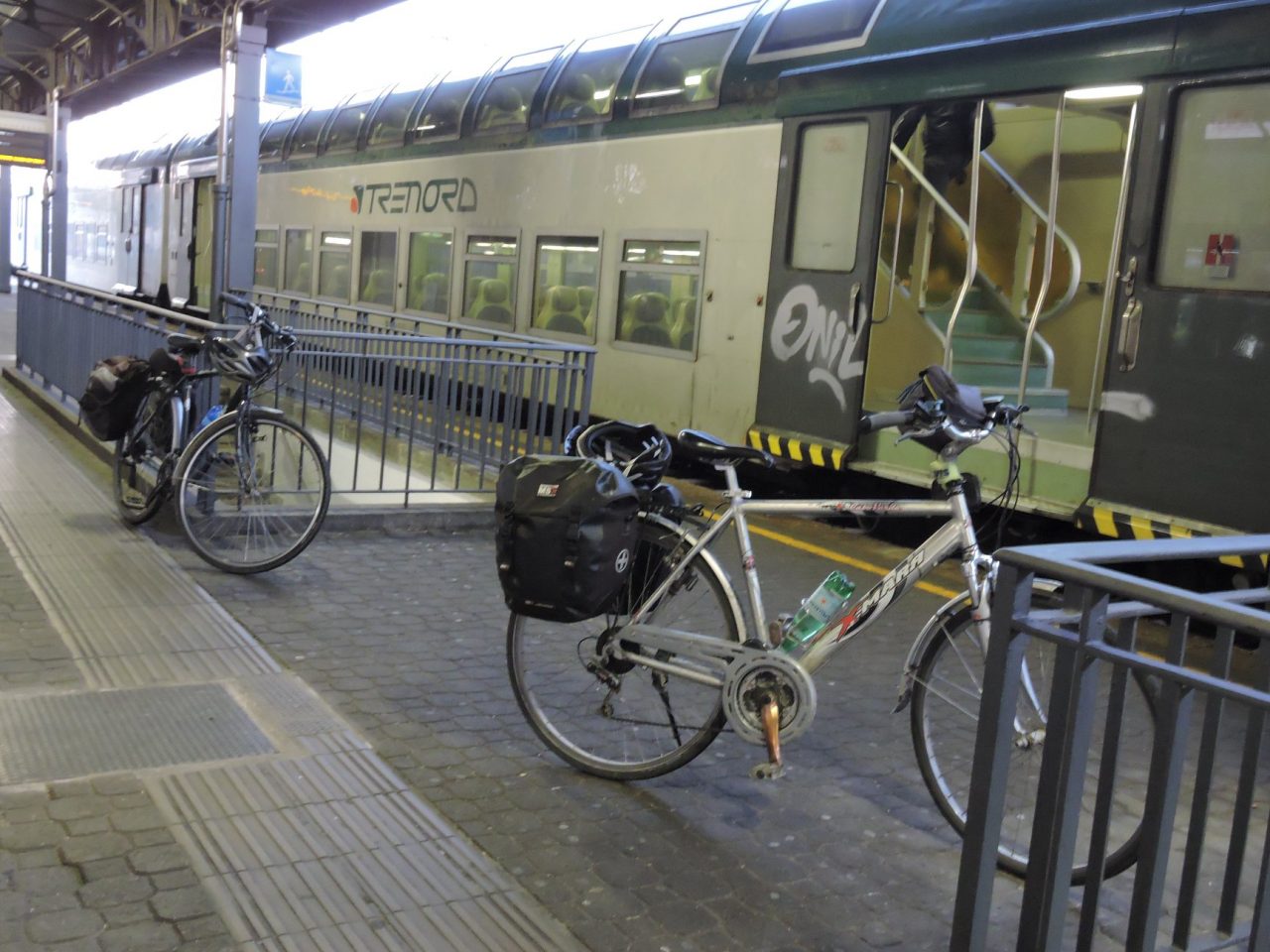 “Milano-Mortara: riprenda il trasporto delle bici”